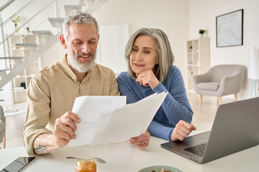 couple looking up annuity info